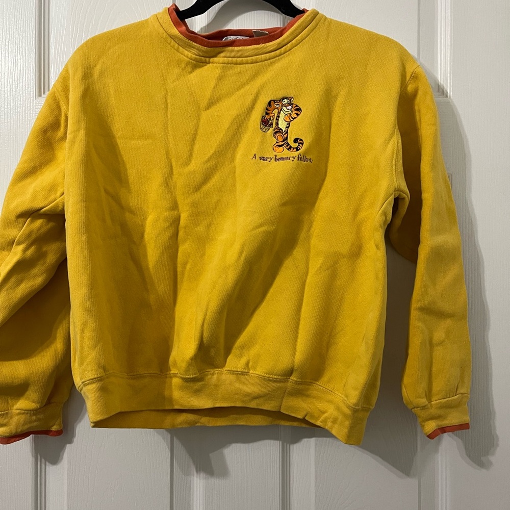 Vintage Winnie the Pooh Embroidered Tiger Sweater